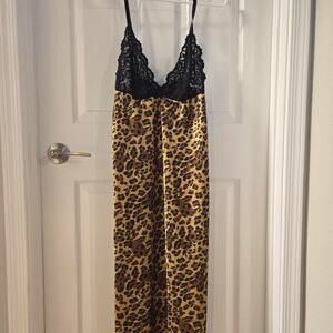 Super cute Smart & Sexy leopard print nightgown